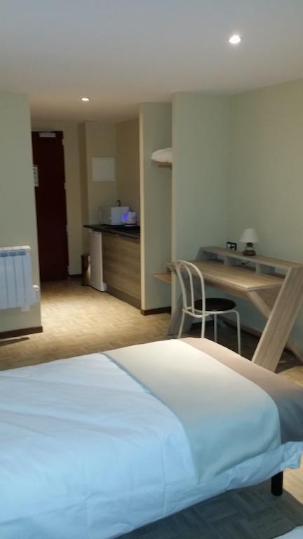 La Pause Hotel Evreux Room photo