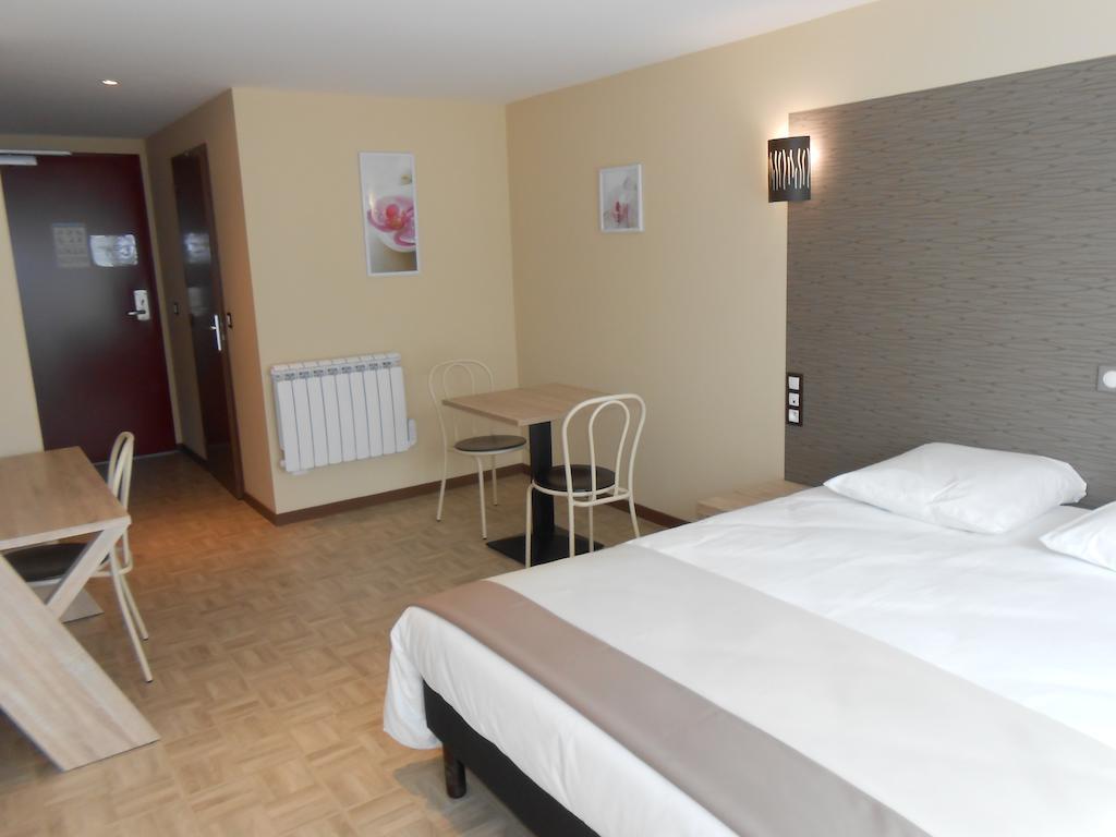 La Pause Hotel Evreux Room photo