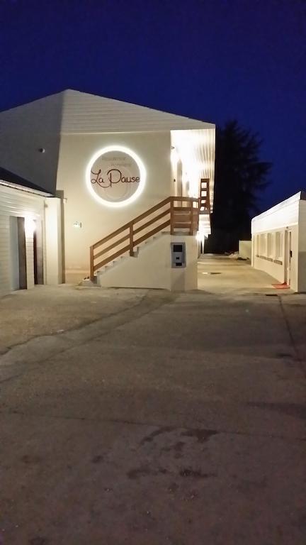 La Pause Hotel Evreux Exterior photo