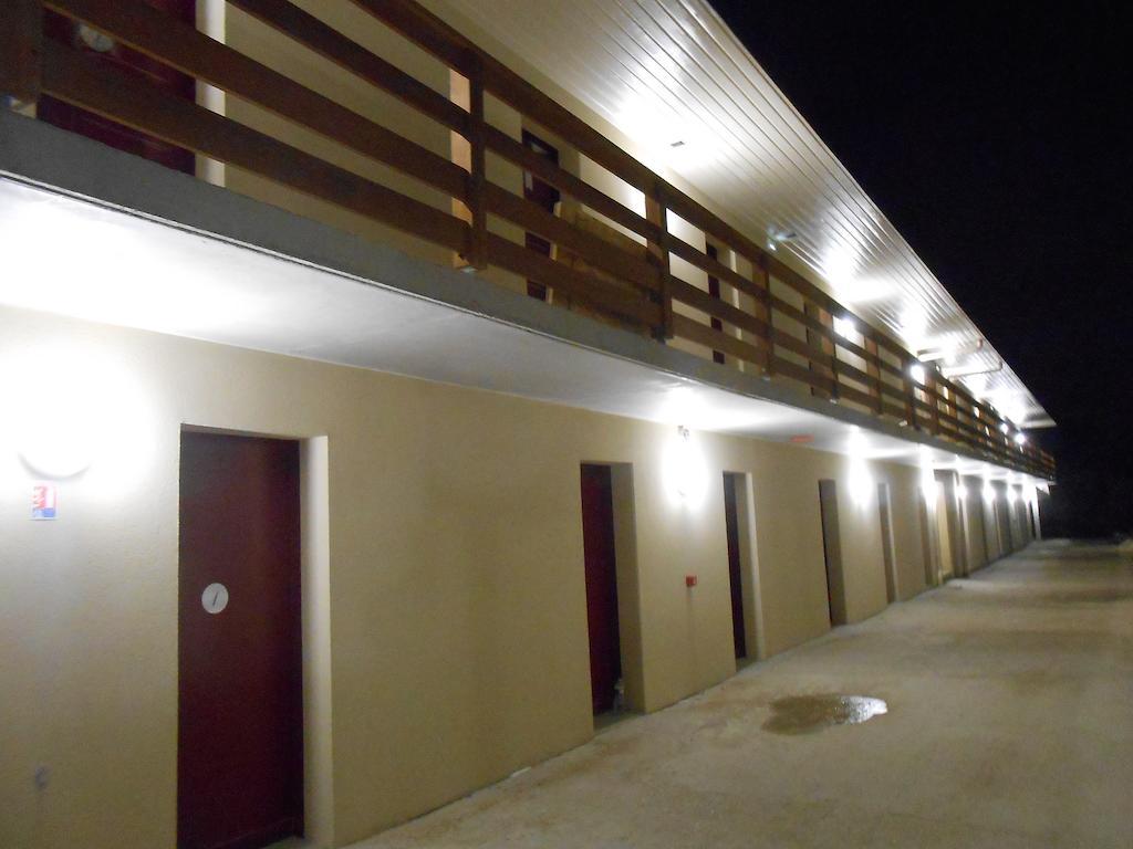 La Pause Hotel Evreux Exterior photo
