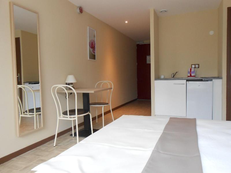 La Pause Hotel Evreux Exterior photo