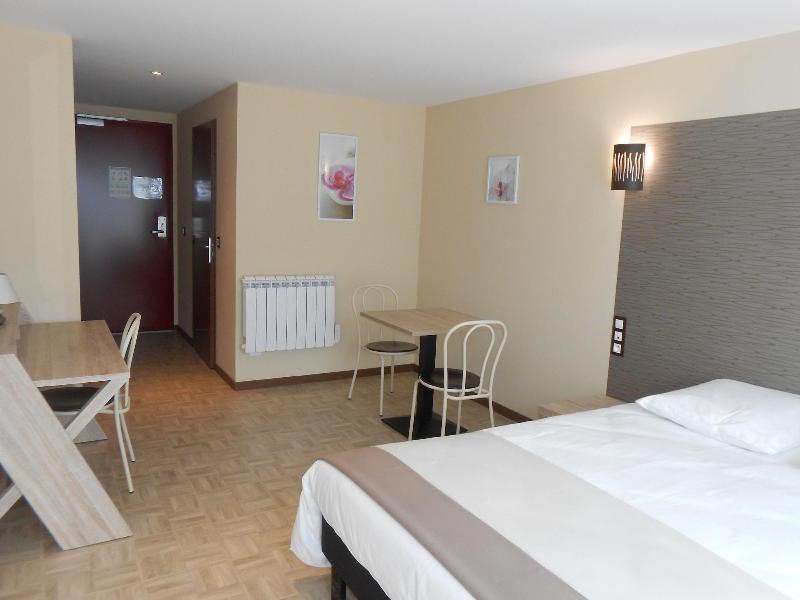 La Pause Hotel Evreux Exterior photo