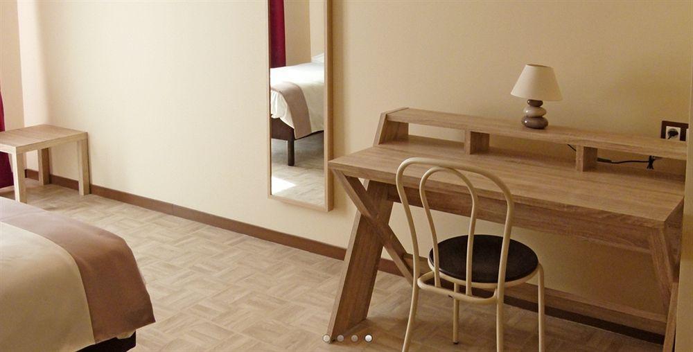 La Pause Hotel Evreux Exterior photo