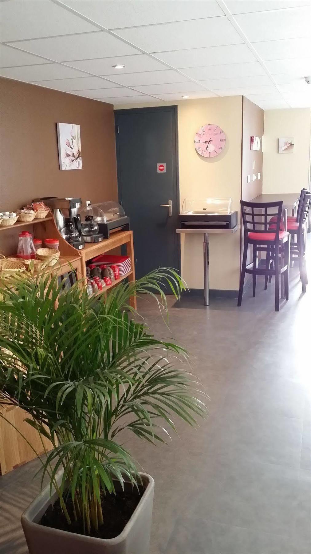 La Pause Hotel Evreux Exterior photo